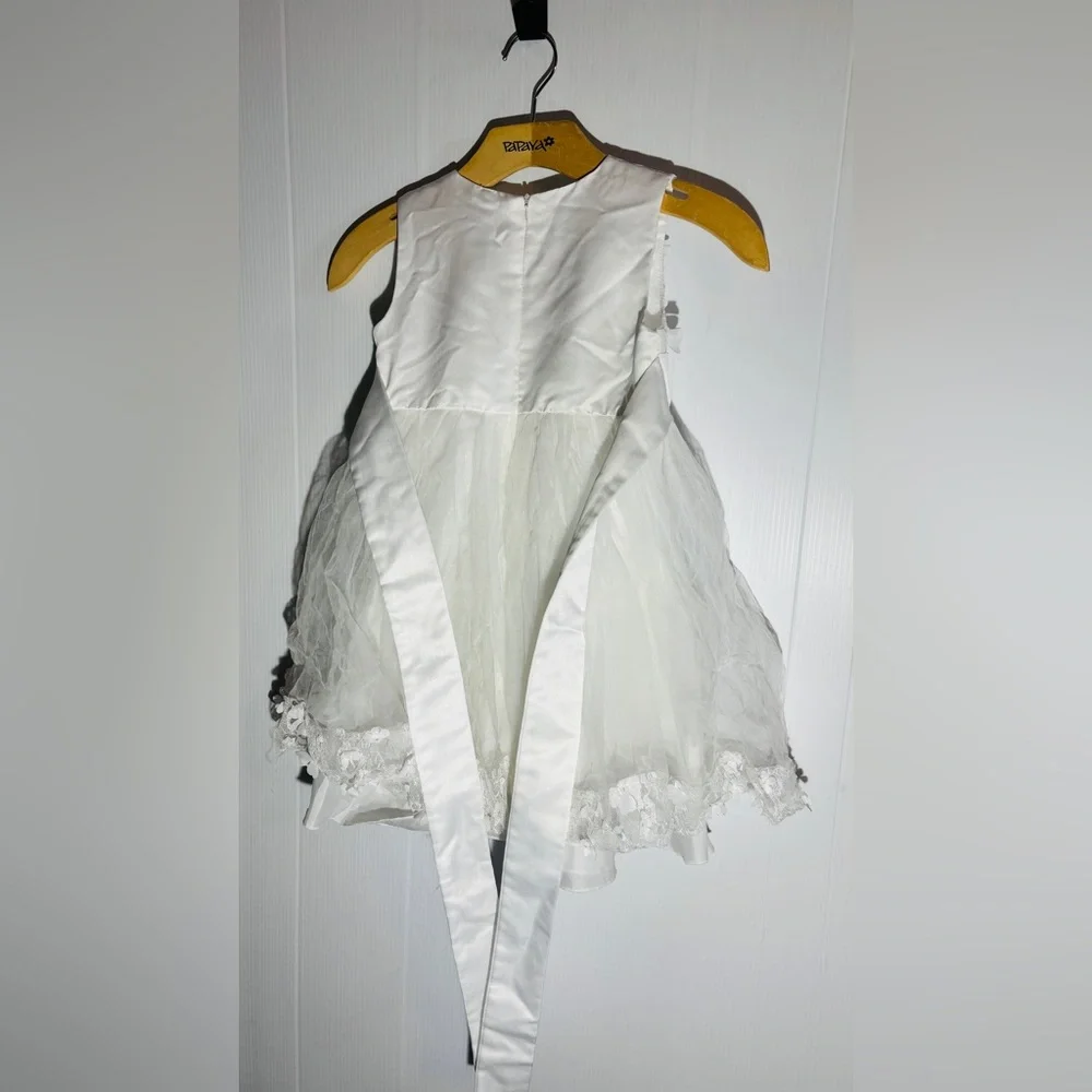Flower girl White Lace  Dress - Picture 7 of 8
